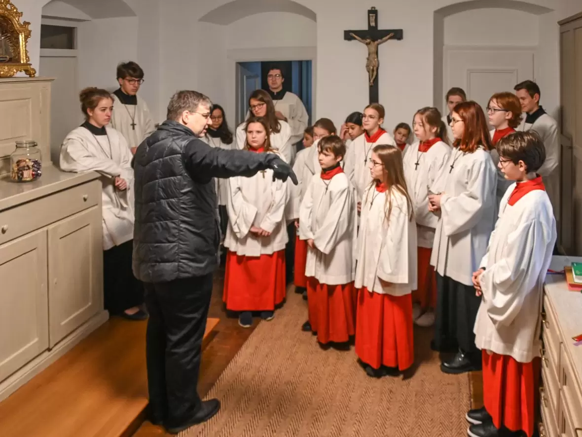 Bilder Vom Festgottesdienst Aus Der Pfarrei St. Peter ...