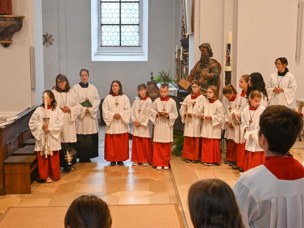 Ministranten Einführung in St. Peter am Erntedankfest