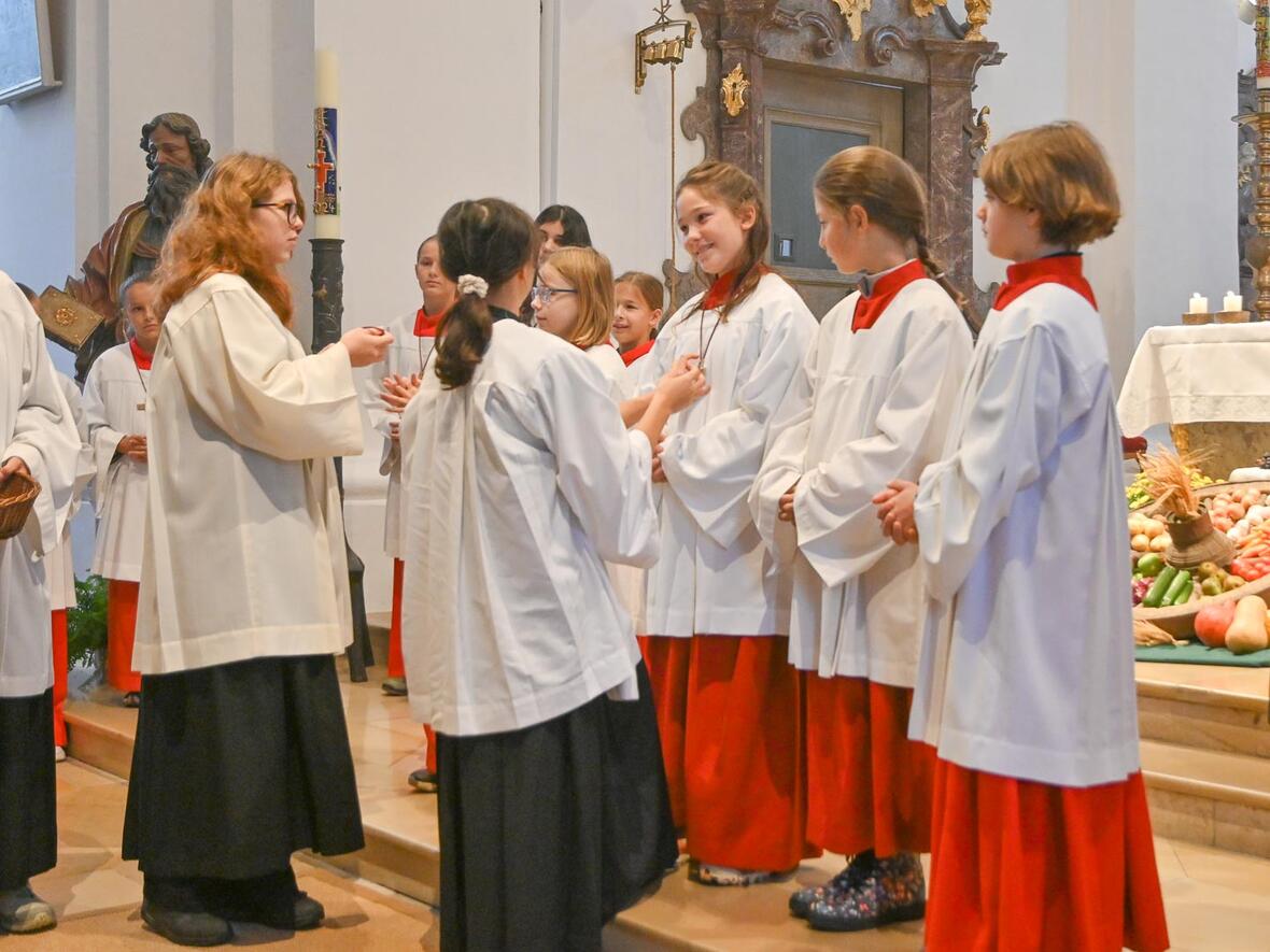 Ministranten Einführung in St. Peter am Erntedankfest