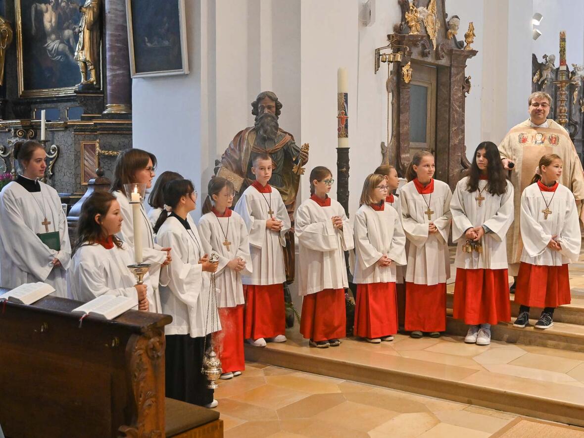 Ministranten Einführung in St. Peter am Erntedankfest